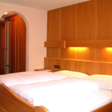 Garni Mathonerhof Hotel Ischgl Exterior photo
