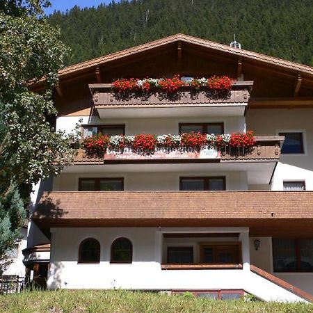 Garni Mathonerhof Hotel Ischgl Exterior photo
