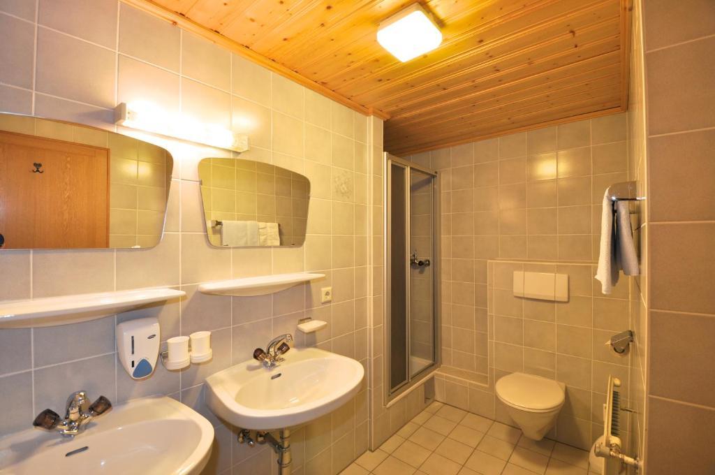 Garni Mathonerhof Hotel Ischgl Room photo